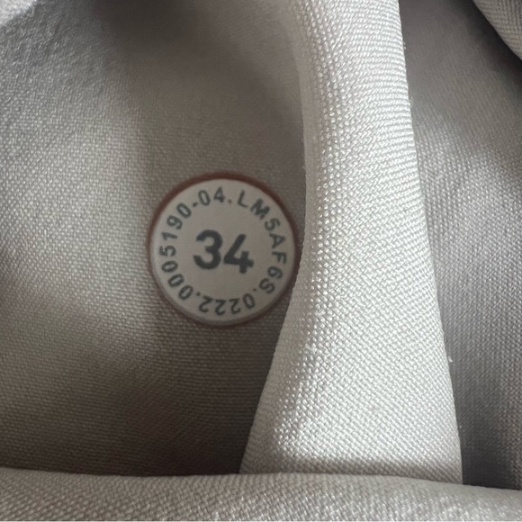 Lululemon Men’s Commission Slim-Fit Ventlight Pants Mojave Tan 34x27 - Picture 8 of 10